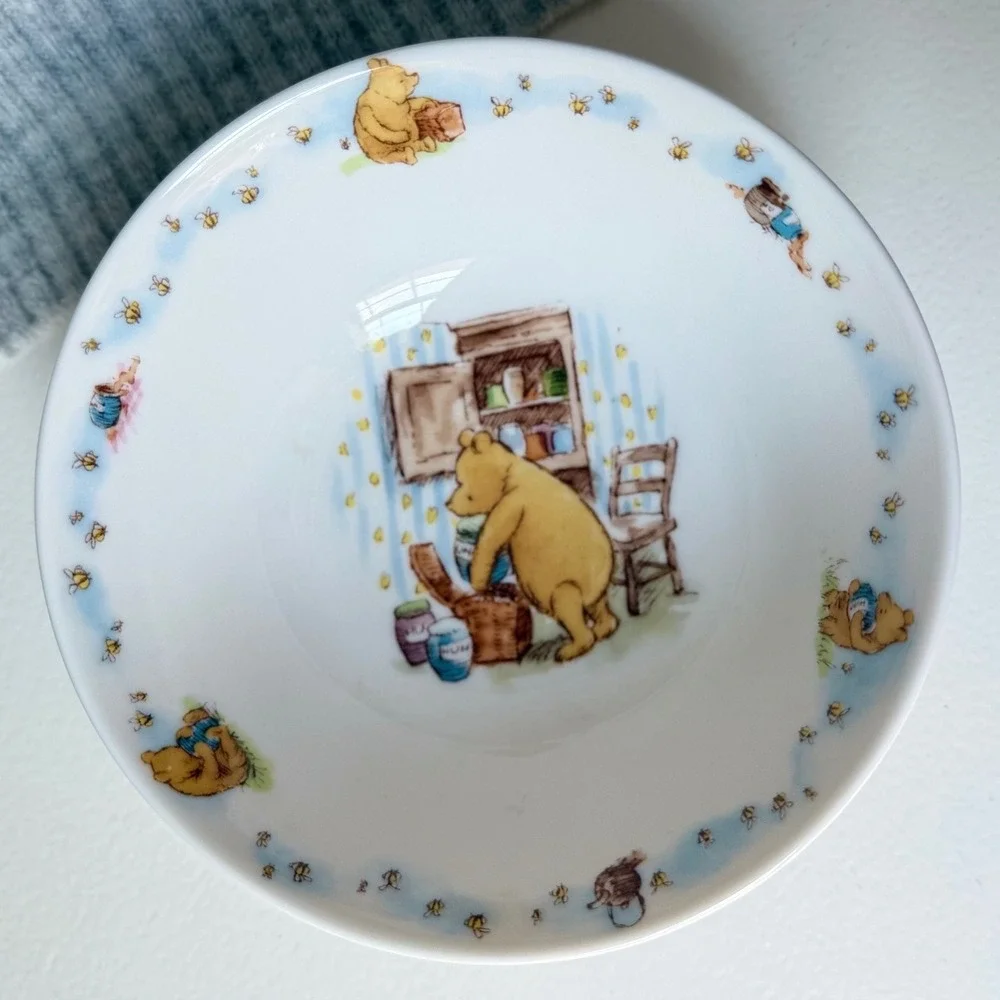 Royal Doulton WINNIE THE POOH Classic 4pc Nursery Set Plate Bowls Mug Bone China